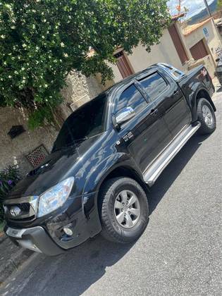TOYOTA HILUX 3.0 SRV 4X4 CD 16V TURBO INTERCOOLER DIESEL 4P AUTOMÁTICO TOYOTA HILUX 3.0 SRV 4X4 CD 16V TURBO INTERCOOLER DIESEL 4P AUTOMÁTICO